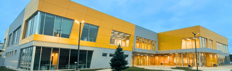 esperanza brighton park south 768x238